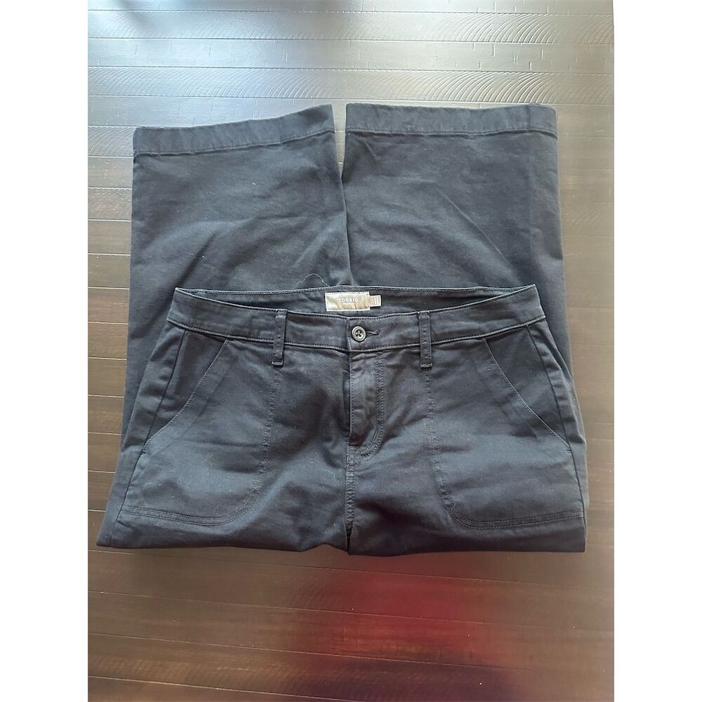 Torrid Women's Size 14 Black Wide Leg Crop Pants Casual - Picture 3 of 8